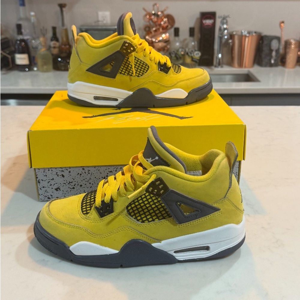 Jordan 4 Retro lightings 2021 size 6.5